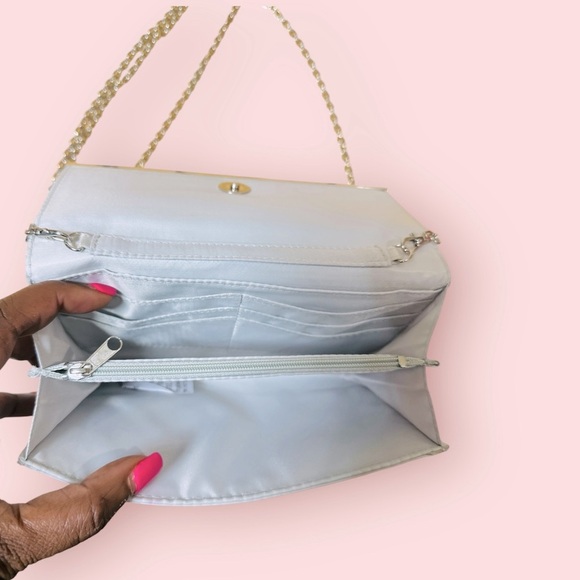 Tevolio Silver Mesh Evening Bag – New – Chain Strap Clutch with Card Slots - Picture 4 of 7